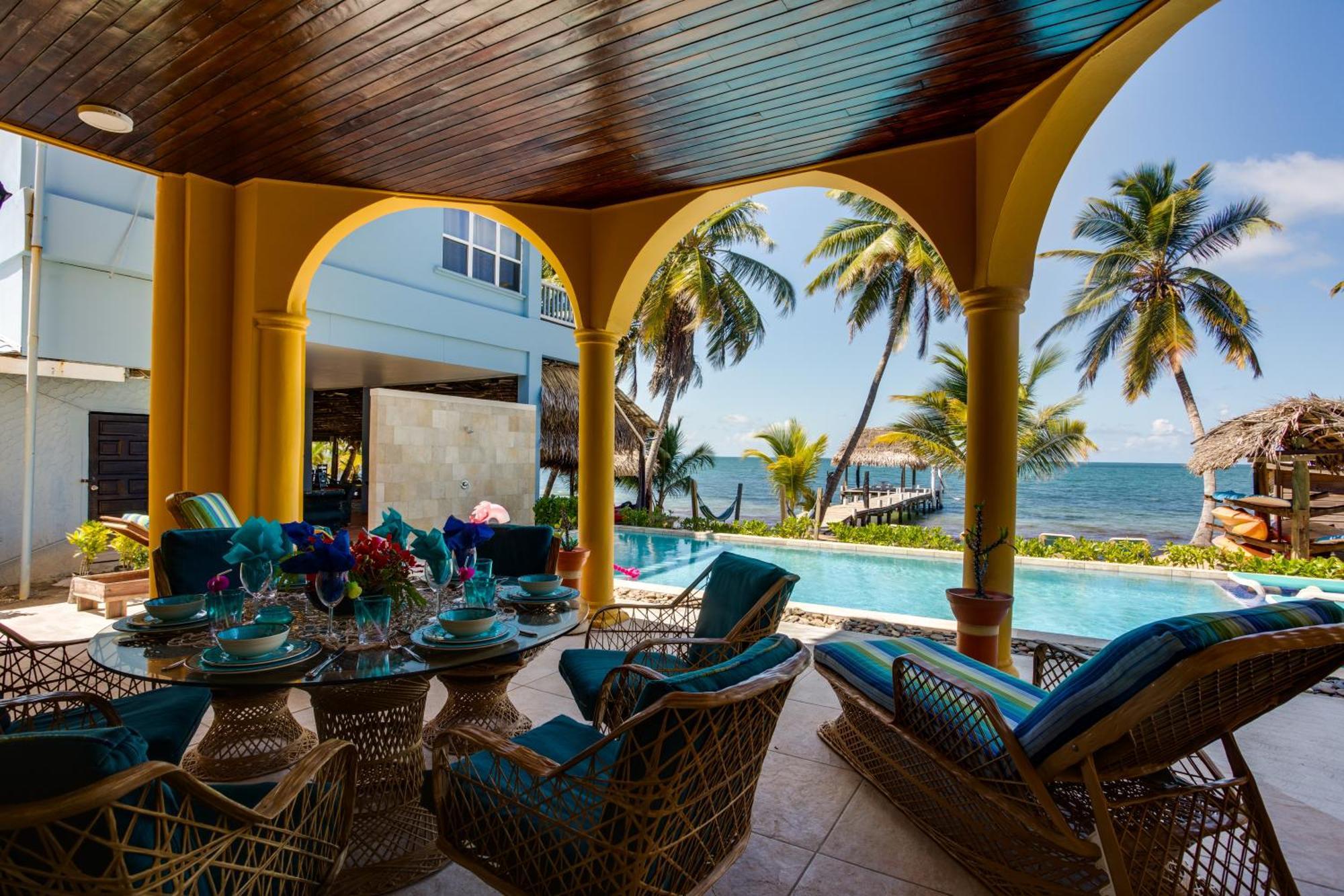 Blue Parrot Beach House And Villas Hopkins Exterior foto